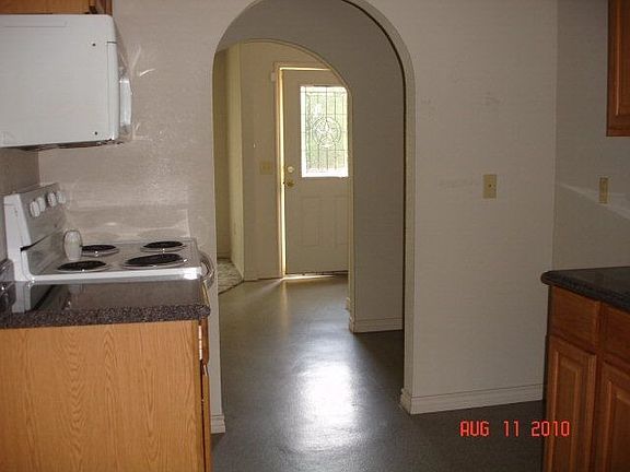 5th image of 808 Wilson Ave