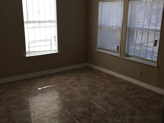 Bed room 1