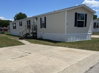 913 Carrington Blvd, Warsaw, IN 46580