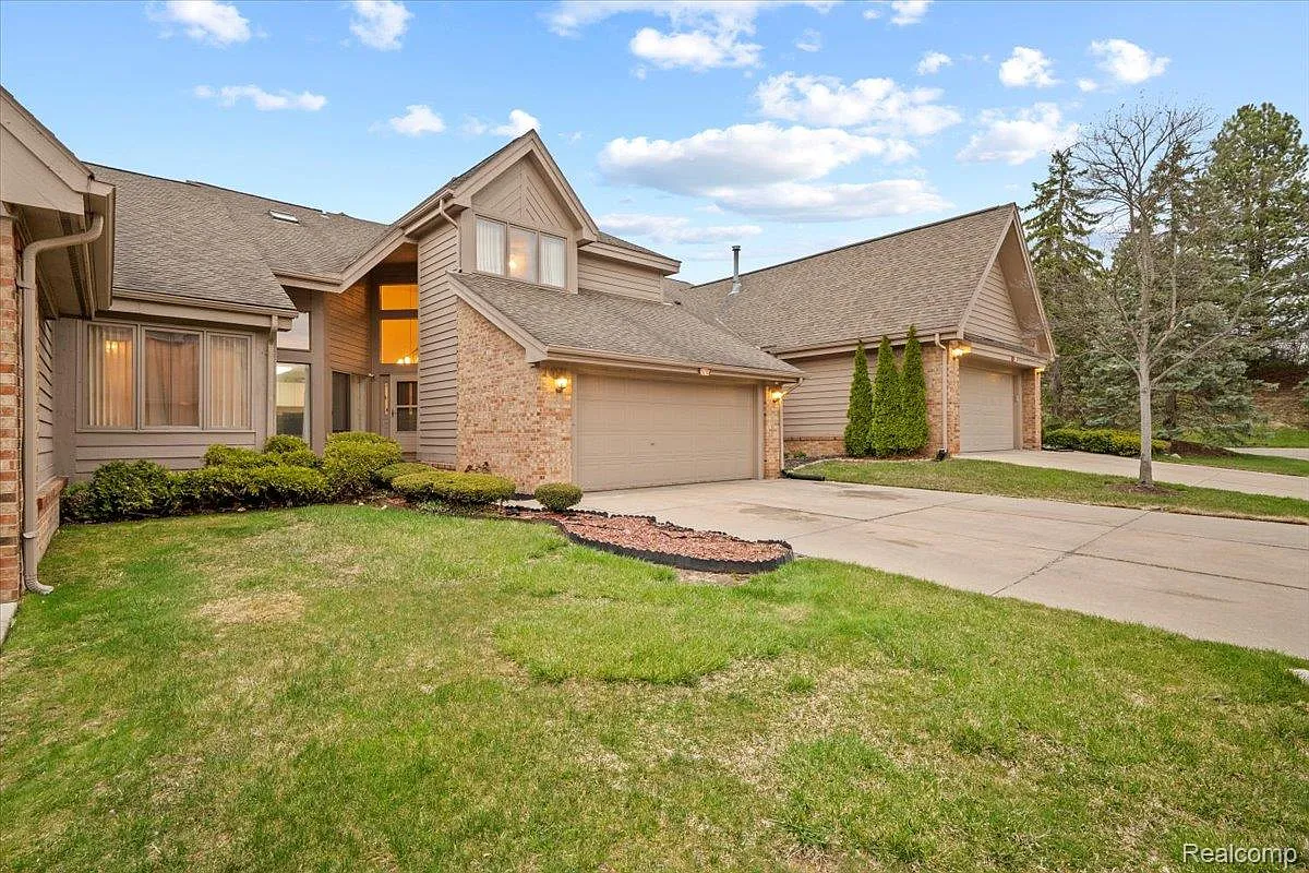 26765 Plumgrove Ln photo 1