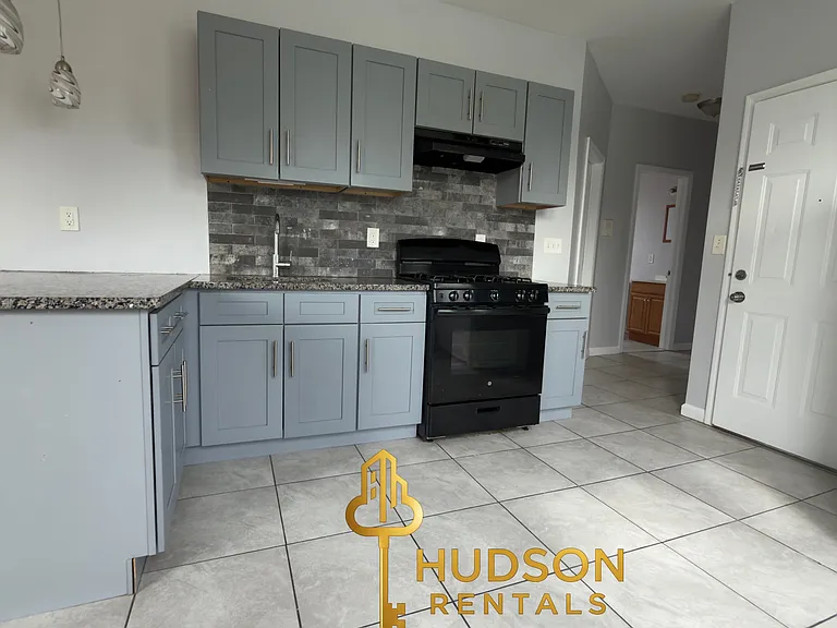 550 Garfield Ave #3F — Photo 1