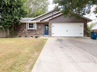 417 N Meinecke St, Bellville, TX 77418