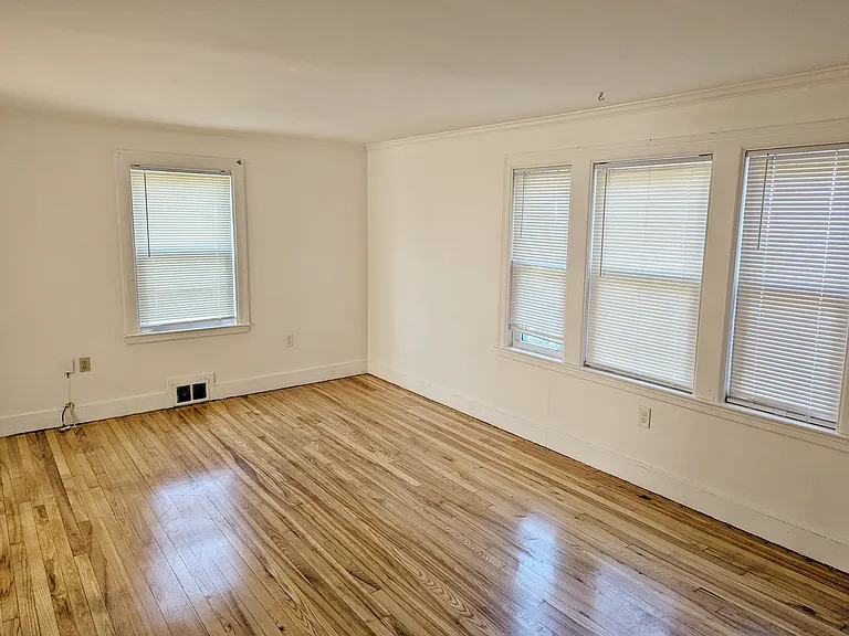 111 Gladeside Ave #1 — Photo 6