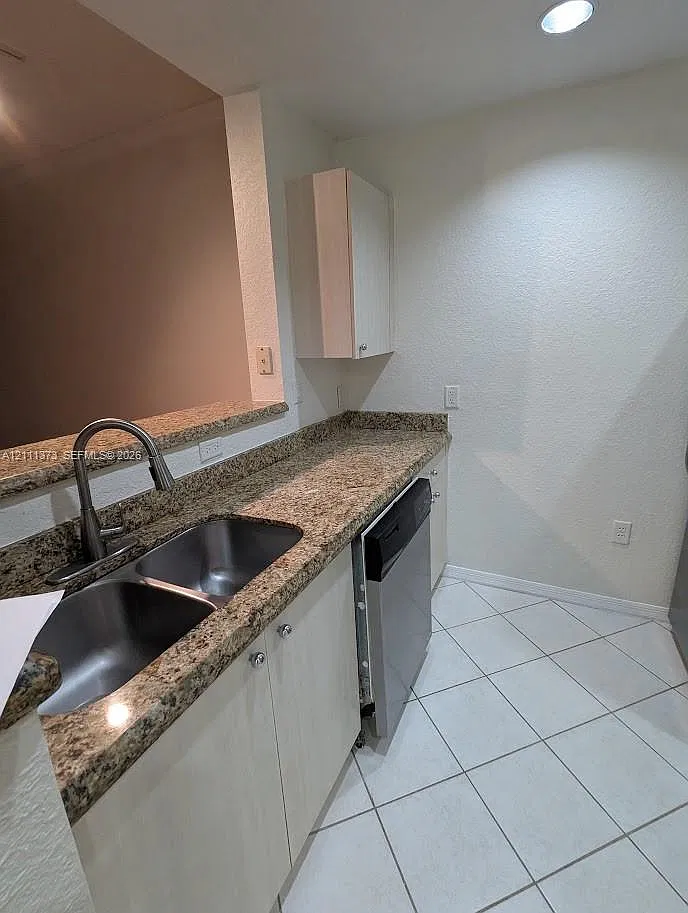 Flagler Pointe Condo — Photo 3