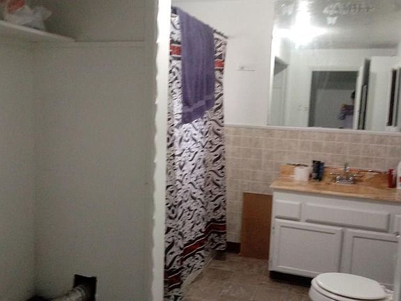 5th image of 1616 E 8th St