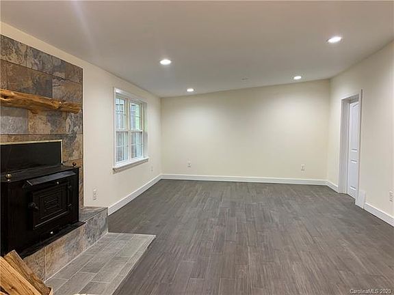2nd image of 214 Woodview Ave #7