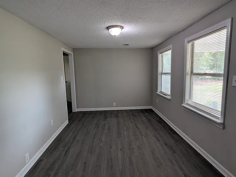 130 Margaret Dr — Photo 9