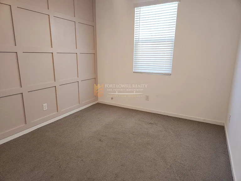 4208 S 68th Dr — Photo 7