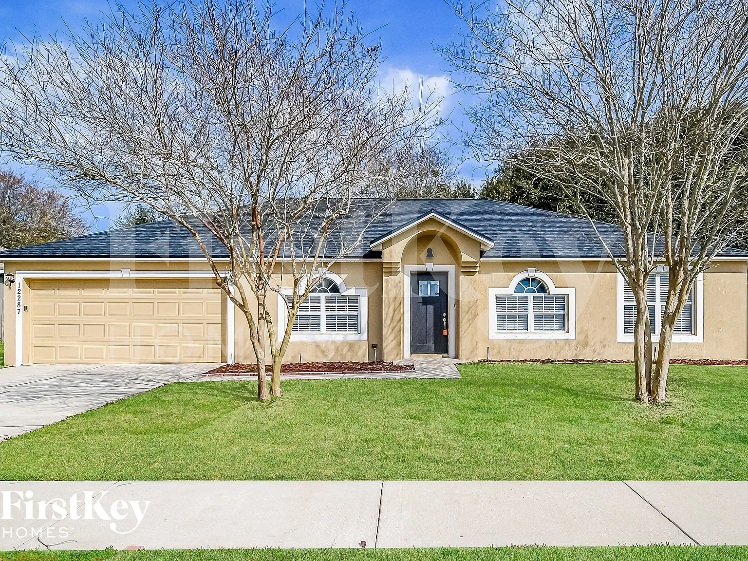 3 bed, 2.0 bath, 2047 sqft, $2,565 — Photo 1