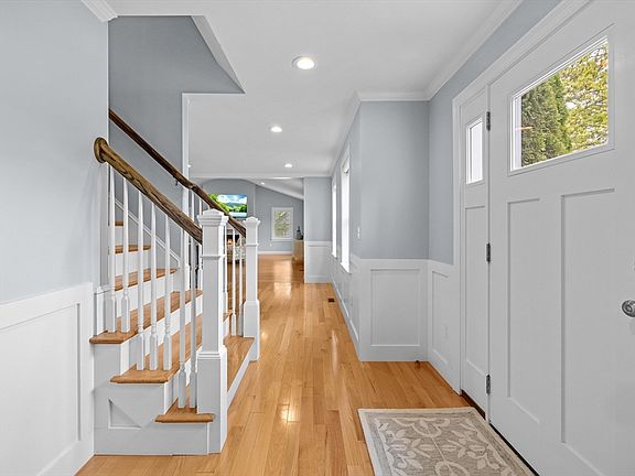 3rd image of 14 Spring St