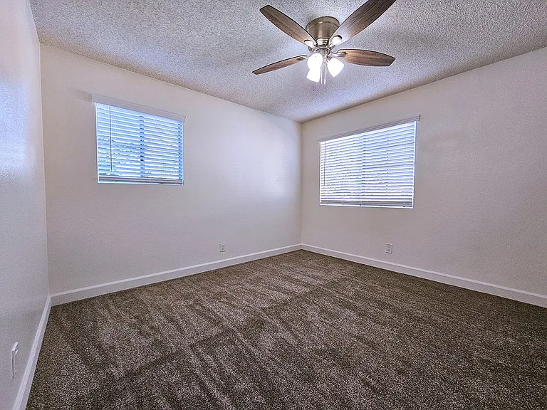 Valley View Apartments — Photo 17