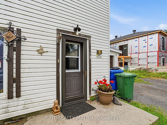 3rd image of 10 Peter St