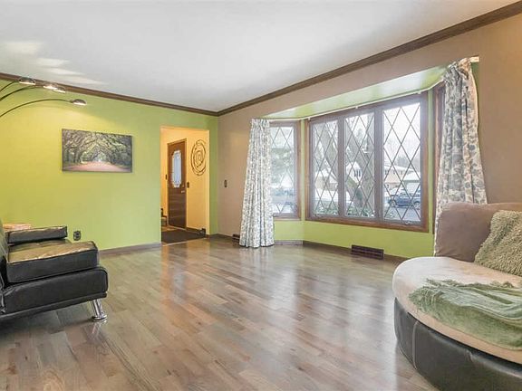 4th image of 2746 Tower Hill Dr