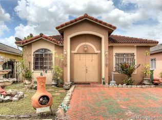 416 W 69th Pl, Hialeah, FL 33014