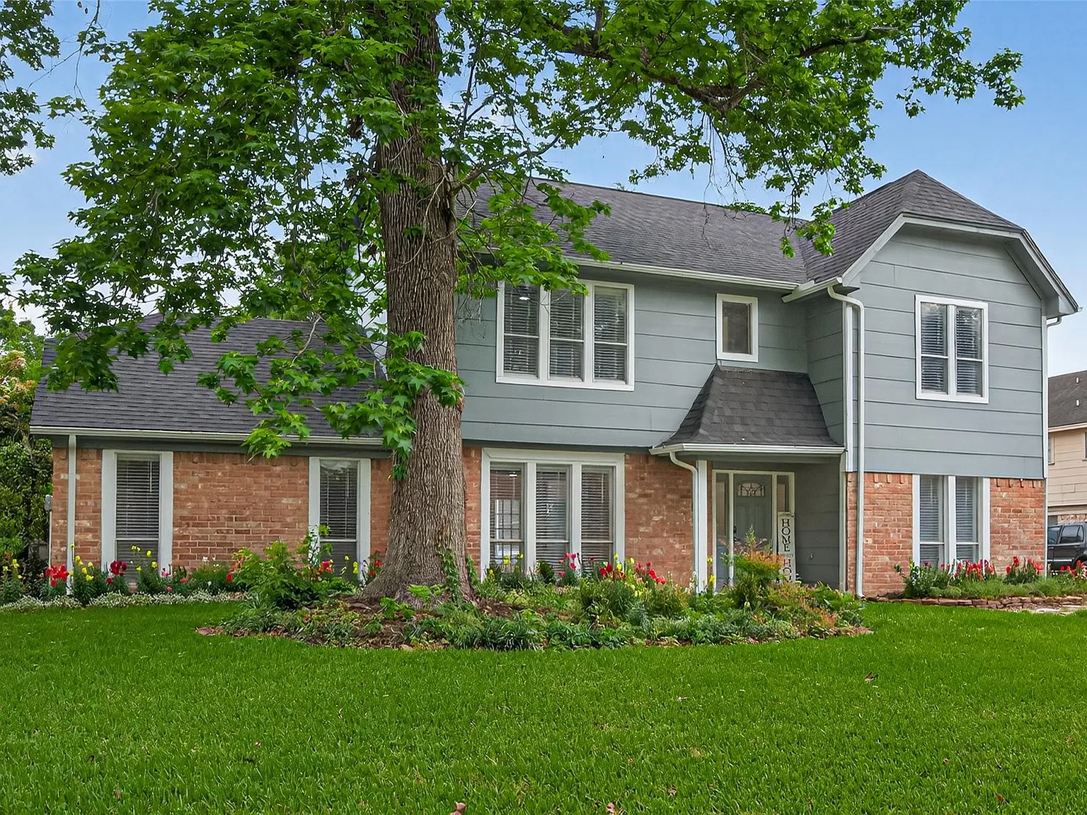 4 bed, 2.5 bath, 2832 sqft, $2,800 — Photo 4