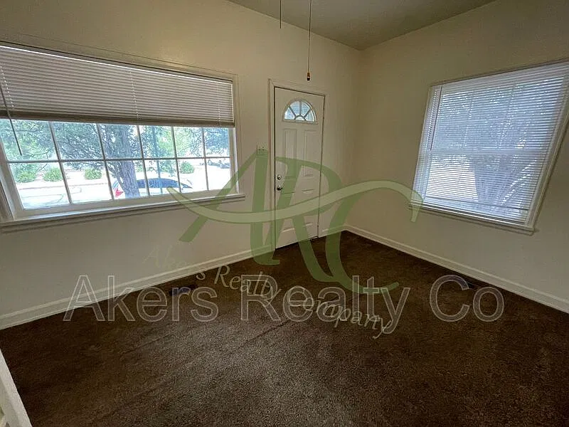 1 bed, 1.0 bath, 1170 sqft, $995 — Photo 4