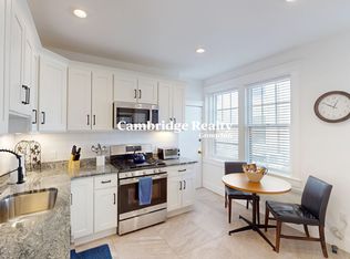 461 Washington St #1T, Brookline, MA 02446