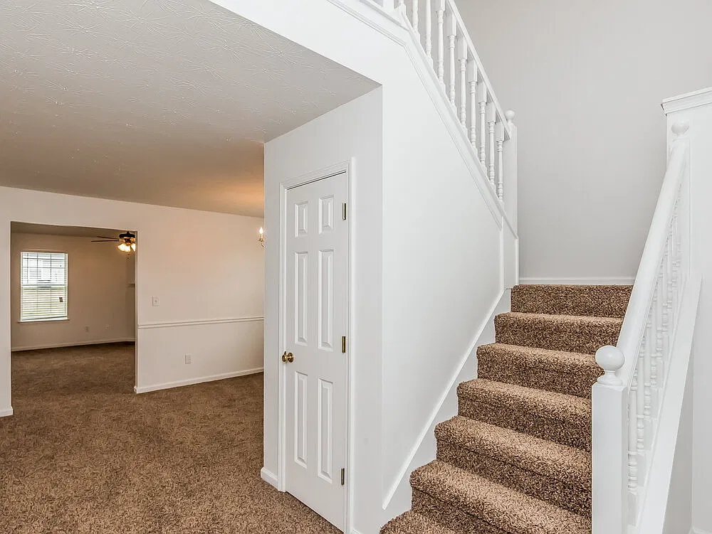 4 bed, 2.5 bath, 2021 sqft, $2,365 — Photo 3