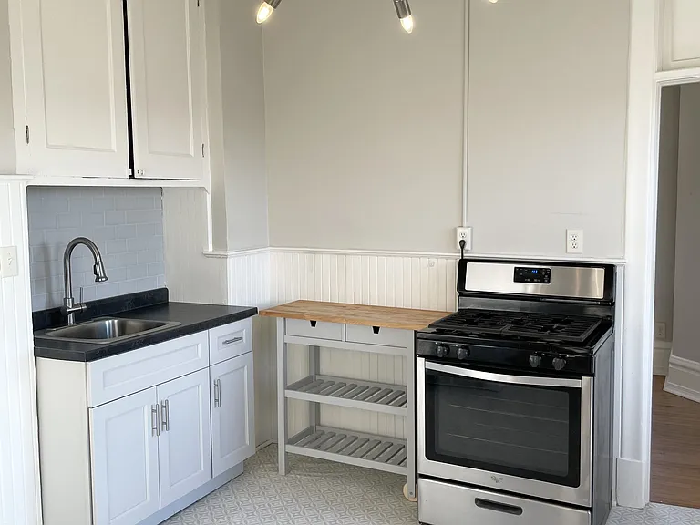 St. Albans Apartments — Photo 22