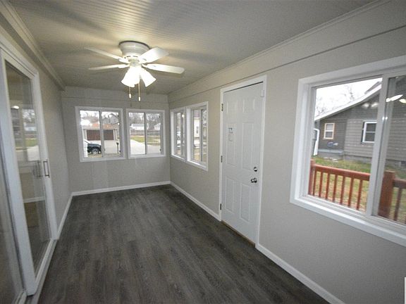 5th image of 316 W 22nd St