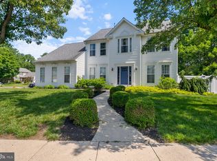 4 Waverly Dr, Lumberton, NJ 08048