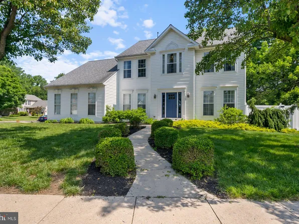 4 Waverly Dr, Lumberton, NJ 08048