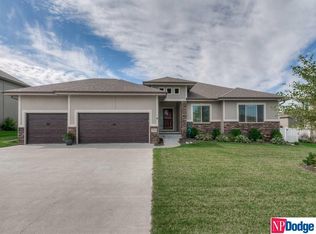 7705 Crawford St, Papillion, NE 68046
