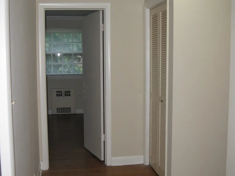 1438 Meads Rd — Photo 6