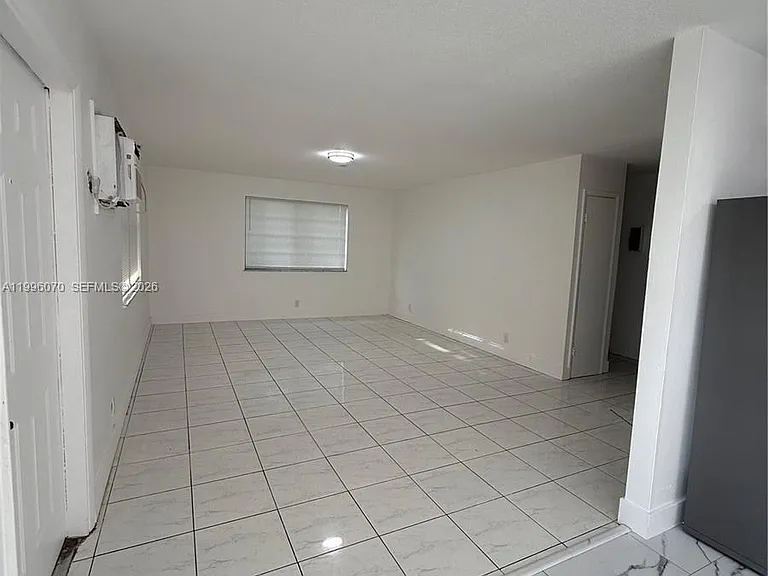 6071 SW 33rd St #4 — Photo 6