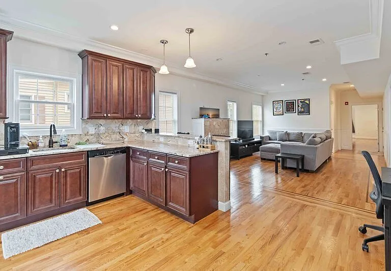 14 Elmer St #2B — Photo 10