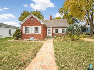 340 4th St, Scotland, SD 57059