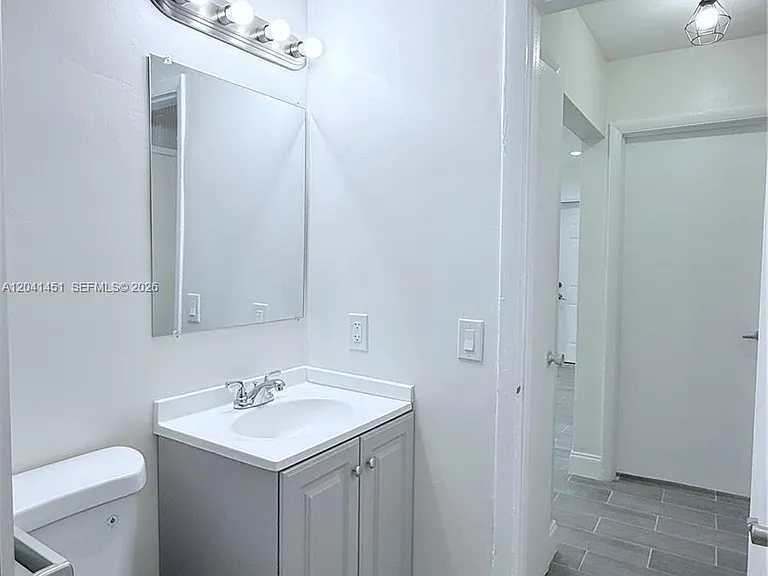 2470 NE 182nd Ter #1 — Photo 23