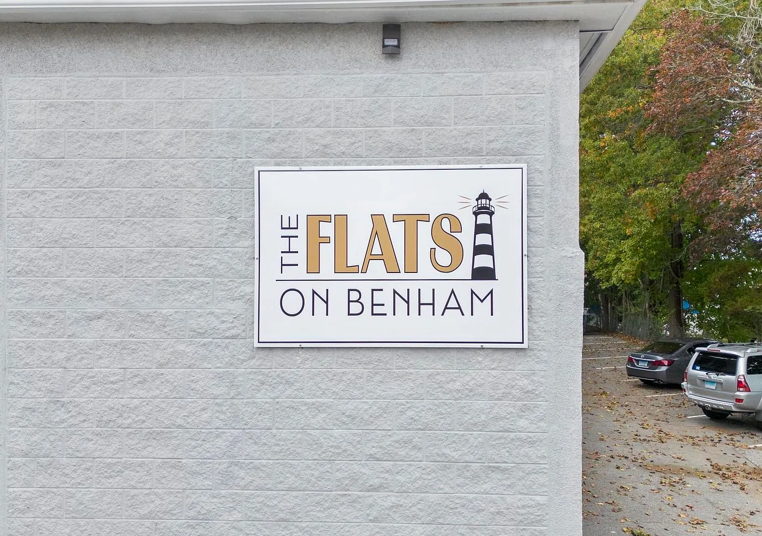 The Flats on Benham — Photo 2