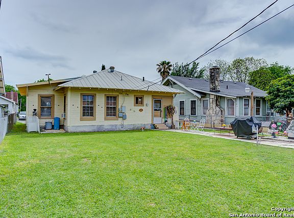 4th image of 423 University Ave