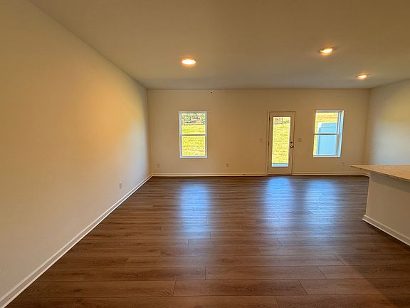 3rd image of 228 Kinship Dr SW