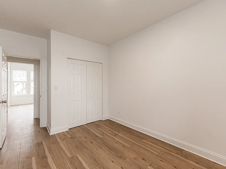 2109 N Hamlin Ave #1F — Photo 10