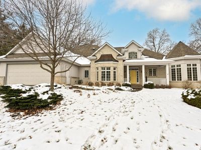 605 St Johns DRIVE, Delafield, WI, 53018
