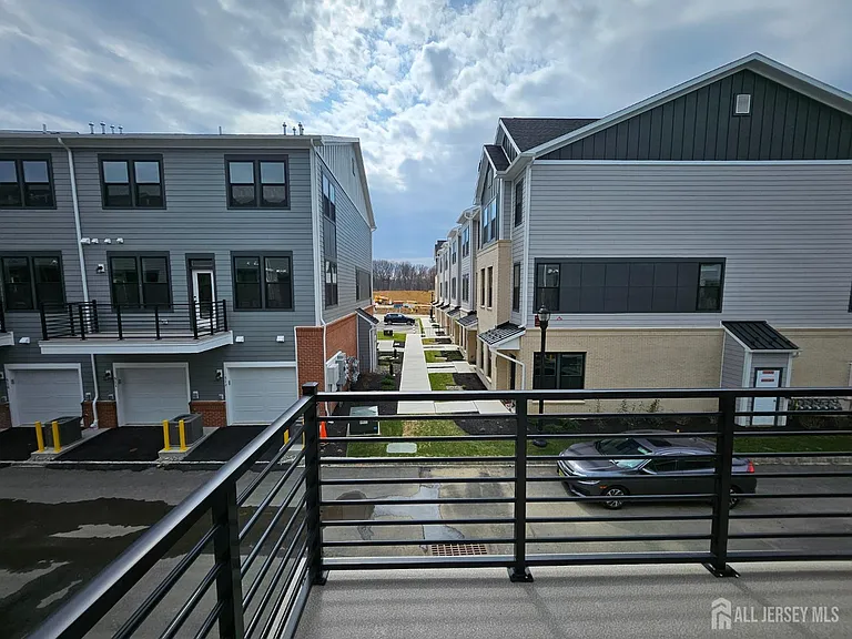 605 Parker Blvd — Photo 10