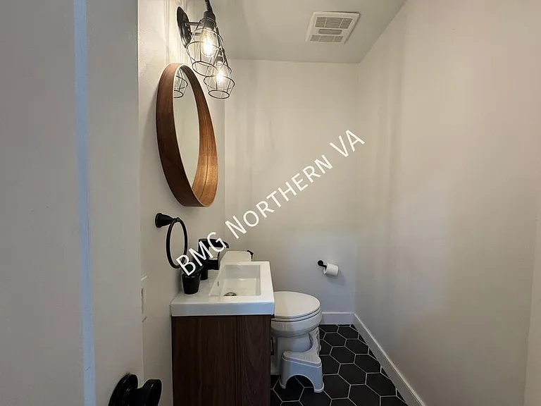 1909 Rollins Dr — Photo 45