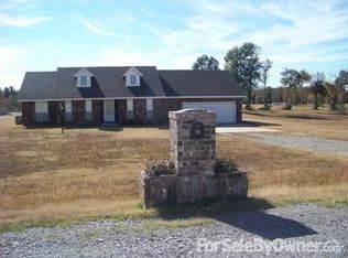 212 Blackstone Dr, Wister, OK 74966