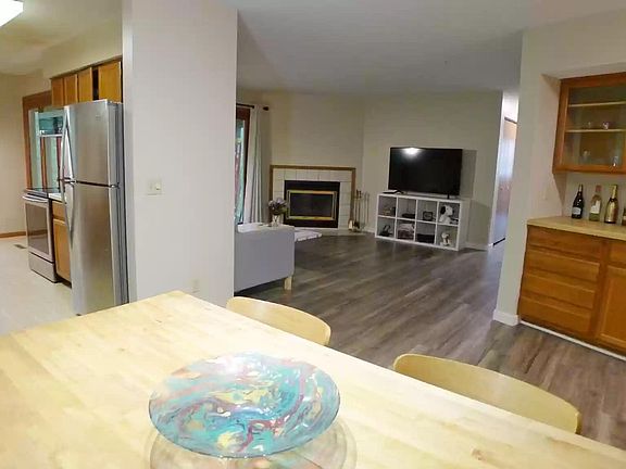 2nd image of 15166 Patricia Ct #8