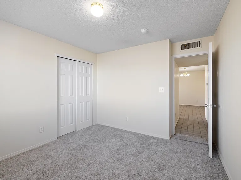 2987 Tierra Cortez Ave #B — Photo 11