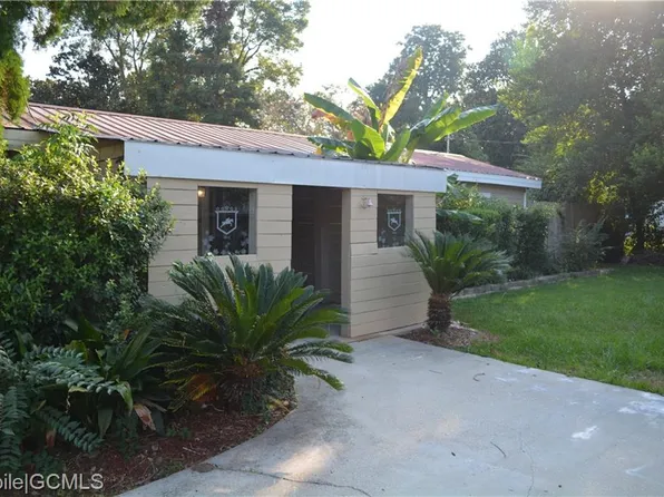 7011 Old Shell Rd, Mobile, AL 36608