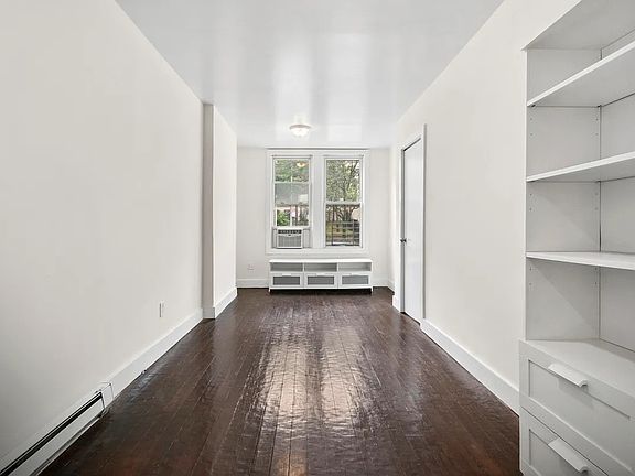 5th image of 2242 41st St #2R