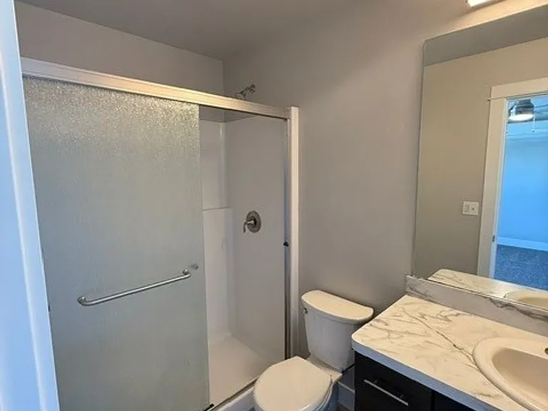 240 NE College Ave — Photo 19