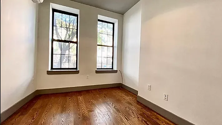 Rented by Nooklyn NYC LLC | media 13