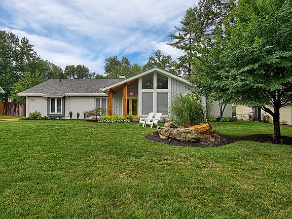 2nd image of 516 Iron Lantern Dr