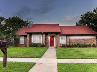 1887 Greenslopes Dr, Lewisville, TX 75077