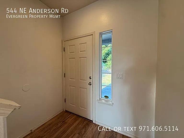 544 NE Anderson Rd — Photo 3