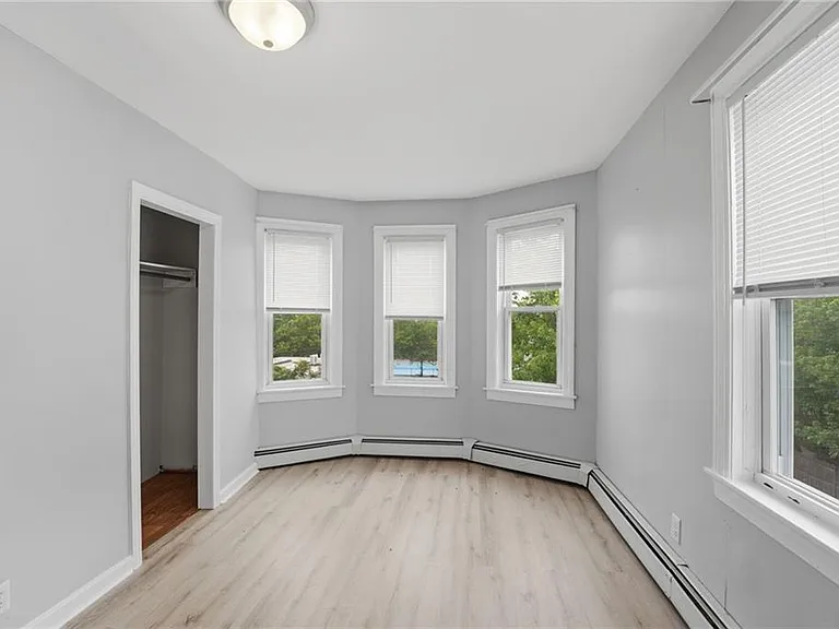 23 Penn St #3R — Photo 9